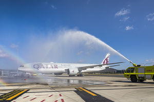 Traditioneller Empfang auf neuer Route (Foto: Qatar Airways)