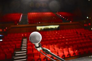 Mikro: Award-Shows für viele eher uninteressant (Foto: Till Neumann, pixelio.de) Mikro: Award-Shows für viele eher uninteressant (Foto: Till Neumann, pixelio.de)