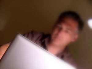 Anonyme Quelle: Kriminelle outen Zeugen online (Foto: schemmi, pixelio.de)