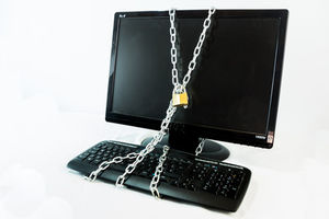PC-Sicherheit: Millennials anfälliger für Betrug (Foto: Bernd Kasper/pixelio.de)