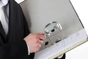 Check: WHOIS womöglich bald illegal (Foto: Jorma Bork, pixelio.de)