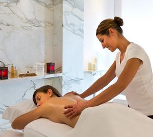 Entspannende Massage: Branche trifft sich (Foto: facebook.com/healthspaaward)