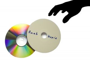 Raubkopie: User auf Piraterieseiten gefährdet (Foto: Thorben Wengert/pixelio.de)