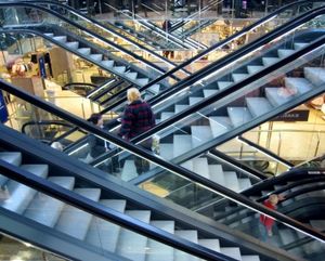 Rolltreppen: Einzelhandel im Fokus von Beschwerden (Foto: pixelio.de/Peter Röhl)