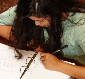 Studentin: laut Forschern offener gegenüber ihren Mitmenschen (Foto: ox.ac.uk)