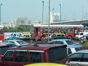 Verkehr in Bombay: weg vom Verbrennungsmotor (Foto: pixelio.de/Dieter Schütz)