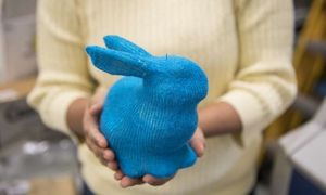 Gestrickter 3D-Hase: Automatisch hergestellt (Foto: Carnegie Mellon University)