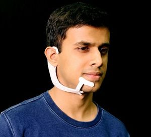 Freies Ohr: Gerät soll Alltag nicht stören (Foto: Lorrie Lejeune/MIT)