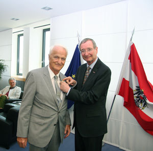 Prof. Schöny (li.); WKÖ-Präsident Dr. Leitl (re.) (© WKÖ/Blauensteiner) 