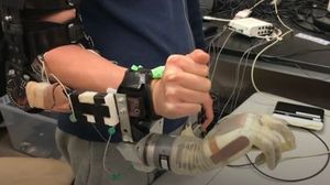 Im Labor: Test des neuen Interfaces überzeugen (Foto: Lizhi Pan, ncsu.edu)