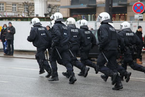 Polizei: Gewalt vorhersehen mit Twitter (Foto: Erwin Lorenzen, pixelio.de)