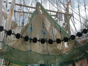 Netze aus Fischfangschiff: Inhalt im Fokus (Foto: Melanie Mieske, pixelio.de)