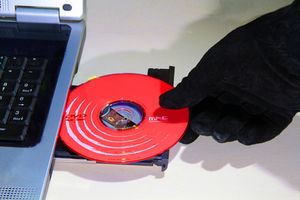 Datenklau: Skeptische User löschen Profile (Foto: Günther Gumhold, pixelio.de) Datenklau: Skeptische User löschen Profile (Foto: Günther Gumhold, pixelio.de)