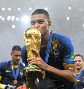 Im Siegestaumel: Frankreich ist Fußballweltmeister 2018 (Foto: fifa.com) Im Siegestaumel: Frankreich ist Fußballweltmeister 2018 (Foto: fifa.com)