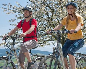 Mit dem Fahrrad unterwegs: Gutes Wetter steigert Umsätze (Foto: ziv-zweirad.de)