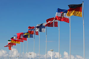 Flaggen: Brexit macht offen für Sprachenlernen (Foto: Erwin Lorenzen/pixelio.de)