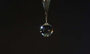 Kleiner Tropfen: Hier ist eine präzise Formgebung möglich (Foto: harvard.edu)