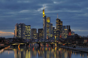Frankfurter Skyline: Daten gegen Mehrwert (Foto: clearlens-images, pixelio.de)