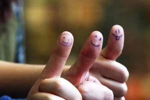 Smileys: User lesen oft zwischen den Zeilen (Foto: Esther Stosch, pixelio.de) Smileys: User lesen oft zwischen den Zeilen (Foto: Esther Stosch, pixelio.de)