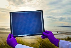 Günstiges Solarmodul in A4-Größe entwickelt (Foto: swansea.ac.uk)