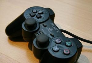 Controller: Kinder von Konsolen abgelenkt (Foto: Markus Hein, pixelio.de) Controller: Kinder von Konsolen abgelenkt (Foto: Markus Hein, pixelio.de)