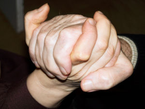 Händedruck: Mehrfacherkrankungen häufig (Foto: pixelio.de, Helene Souza) Händedruck: Mehrfacherkrankungen häufig (Foto: pixelio.de, Helene Souza)