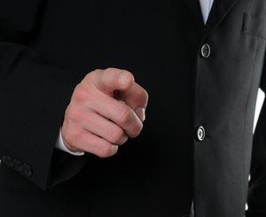 Finger: Stereotypen am Arbeitsplatz nicht selten (Foto: pixelio.de, Jorma Bork)