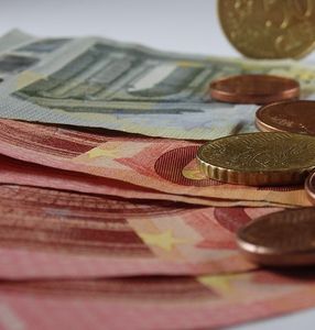 Geld: Verlangtes LBS-Kontoentgelt ist unzulässig (Foto: pixabay.de, NettPix)