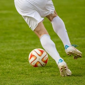 Fußballspieler: Klubs profitieren von Kommerz (Foto: pixabay.com, flooy)