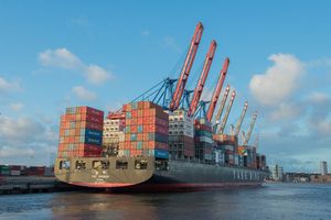 Containerschiff: Maschinenexporte 2018 gestiegen (Foto: pixabay.com, Andi_Graf)