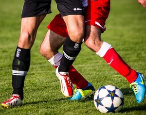 Fußball: Stress ist in wichtigen Spielen äußerst belastend (Foto: pixabay/flooy)