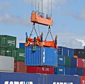 Löschen von Ladung: Container-Index legt zu (Foto: pixabay.com, GREGOR)