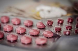 Medikamente: werden bei Brexit weniger zugänglich (Foto: pixabay.com, jarmoluk)