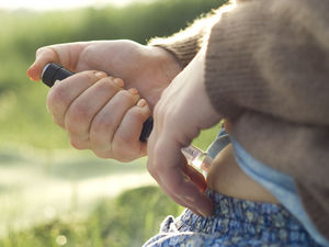 Insulinspritze: App stellt Diabetes fest (Foto: pixelio.de, Henrik Gerold Vogel)