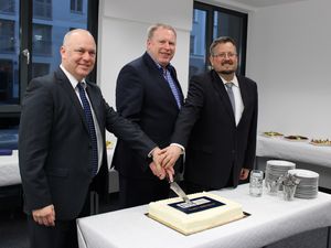 Prof. Dr. Böckenholt (Mitte), Prof. Dr. Schlesinger (re.) und Dr. Hanusch (li.)