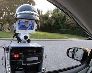 Polizeiroboter: Maschine soll Kontrollen entschärfen (Foto: youtube.com/sri.com)