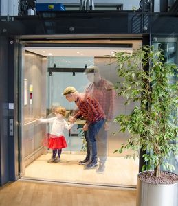 Forscher stellt sich vor, wie er mit Tochter im Aufzug fährt (Foto: cbs.mpg.de)
