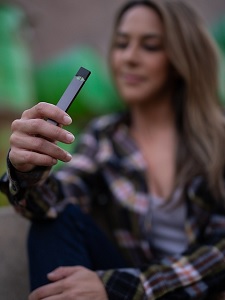 Juul: E-Zigarette beliebt bei der Jugend (Foto: sarahjohnson1, pixabay.com)