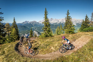 Startschuss für den Sommerbetrieb auf der Reiteralm (Foto: lorenzmasser.com)