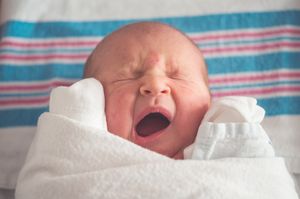 Baby: Neue KI erkennt Ursache für Weinen (Foto: unsplash.com, Tim Bish)