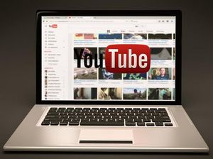 YouTube: Homophobie wird weiter toleriert (Foto: TymonOziemblewski, pixabay.com)