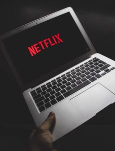 Netflix: Streaming ist vielen zu teuer (Foto: unsplash.com, Viktor Theo) Netflix: Streaming ist vielen zu teuer (Foto: unsplash.com, Viktor Theo)