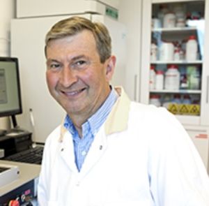 Paul Gatenholm: Neues 3D-Verfahren ahmt Holz-Look nach (Foto: chalmers.se) Paul Gatenholm: Neues 3D-Verfahren ahmt Holz-Look nach (Foto: chalmers.se)