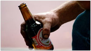 Alkohol: Britische Krankenhäuser betroffen (Foto: pixelio.de, Peter Freitag)