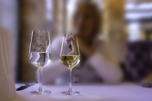 Frauen: Alkoholverzicht gut für Psyche (Foto: pixelio.de, Rainer Sturm)