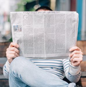 Zeitung: parteiische Medien haben Einfluss (Foto: unsplash.com, Roman Kraft) Zeitung: parteiische Medien haben Einfluss (Foto: unsplash.com, Roman Kraft)