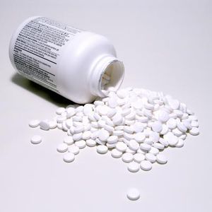 Aspirin: Einnahme bei Brustkrebs nicht immer gut (Foto: pixelio.de/Jens Goetzke)