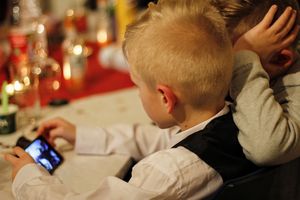 Junge: Handys hebeln Kindern die Fantasie aus (Foto: pixabay.com/3D-Maennchen)