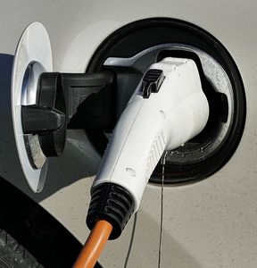 Tanken 2.0: mit neuen Akkus seltener zur Station (Foto: pixabay.com, anaterate)