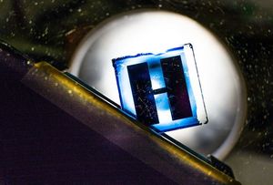 Neue Solarzelle ist organisch und Indoor-tauglich (Foto: Thor Balkhed, liu.se)